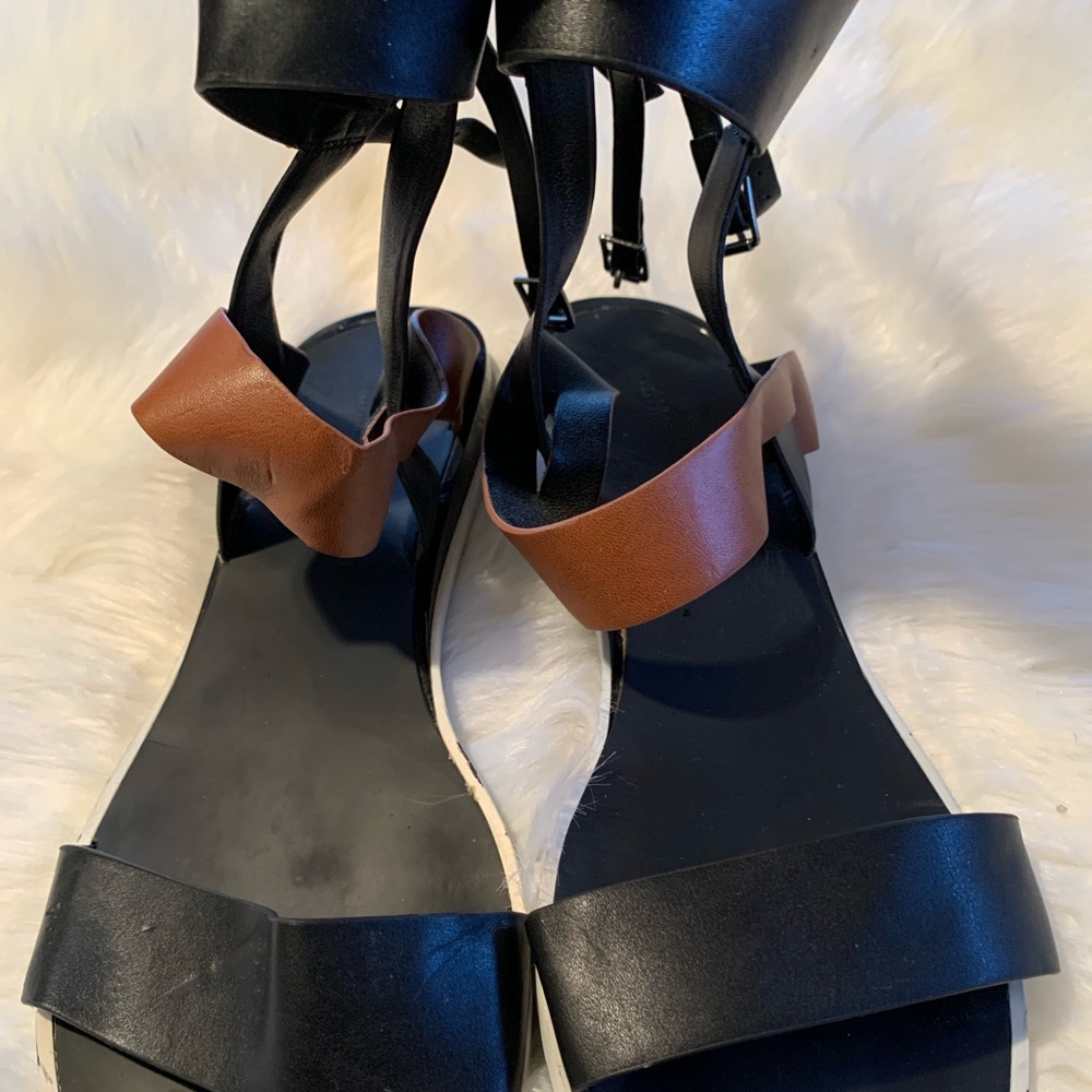 Sandals - Picture 4 of 4